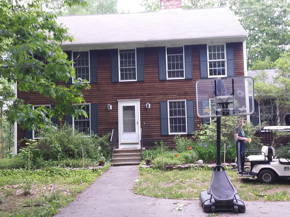2nd image of 4 Woodthrush Ln
