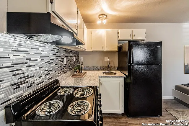 Studio, 1.0 bath, 550 sqft, $625 — Photo 3