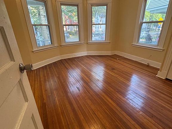 3rd image of 418 Shelton Ave #1