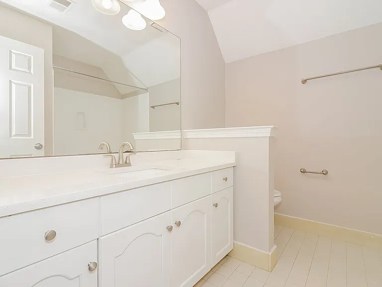 803 Carianne Cv — Photo 12