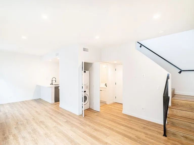 6120 Eleanor Ave — Photo 7