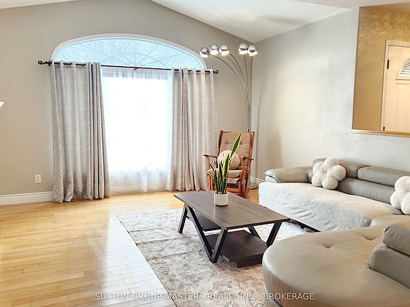 3rd image of 178 Langfield St