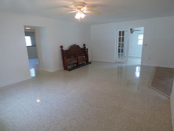 5th image of 2241 Barbara Dr