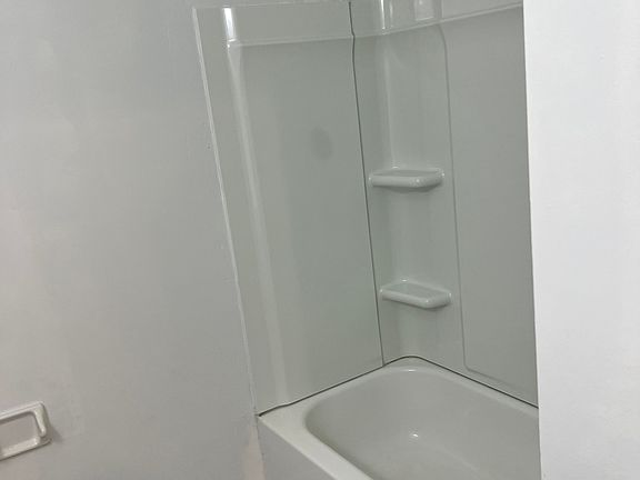 5th image of 1008 Hickory Hill Ln