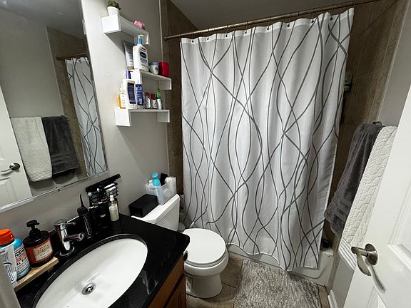 2nd image of 3217 N Karlov Ave #1S
