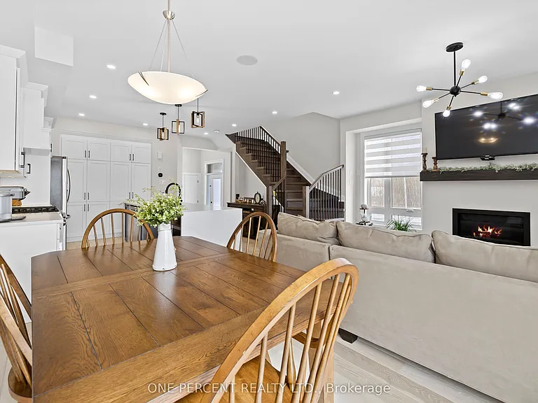 238 Bristol Cres — Photo 15