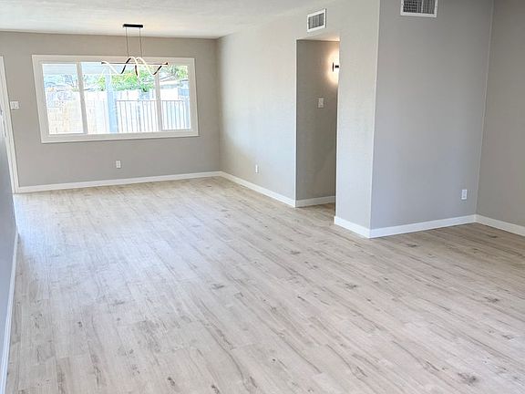 4th image of 6806 S Willow Dr