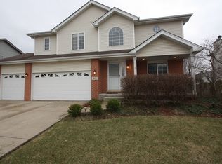 943 Ontario Dr, Romeoville, IL 60446