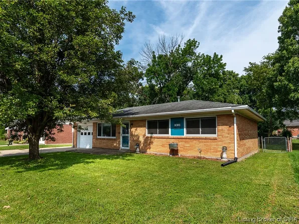 927 Silverwood Drive, Clarksville, IN 47129
