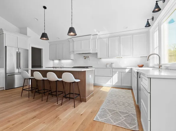 53 Green St APT B, Newbury, MA 01951
