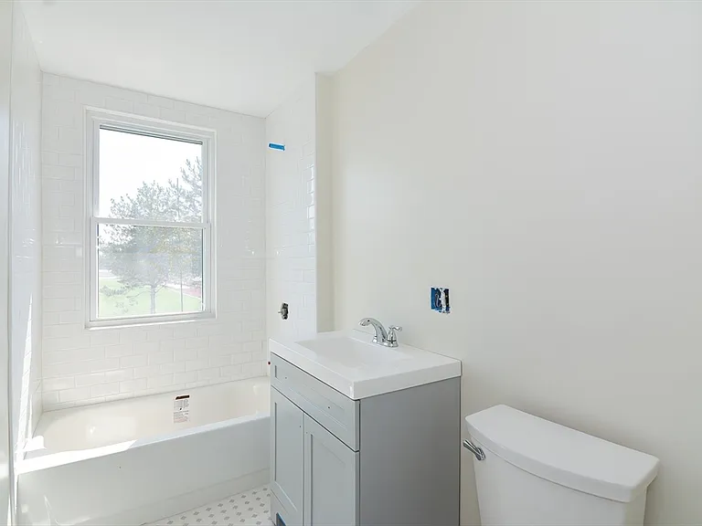 350 King St #1 — Photo 6