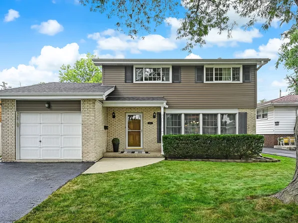 934 Meadowcrest Rd, La Grange Park, IL 60526