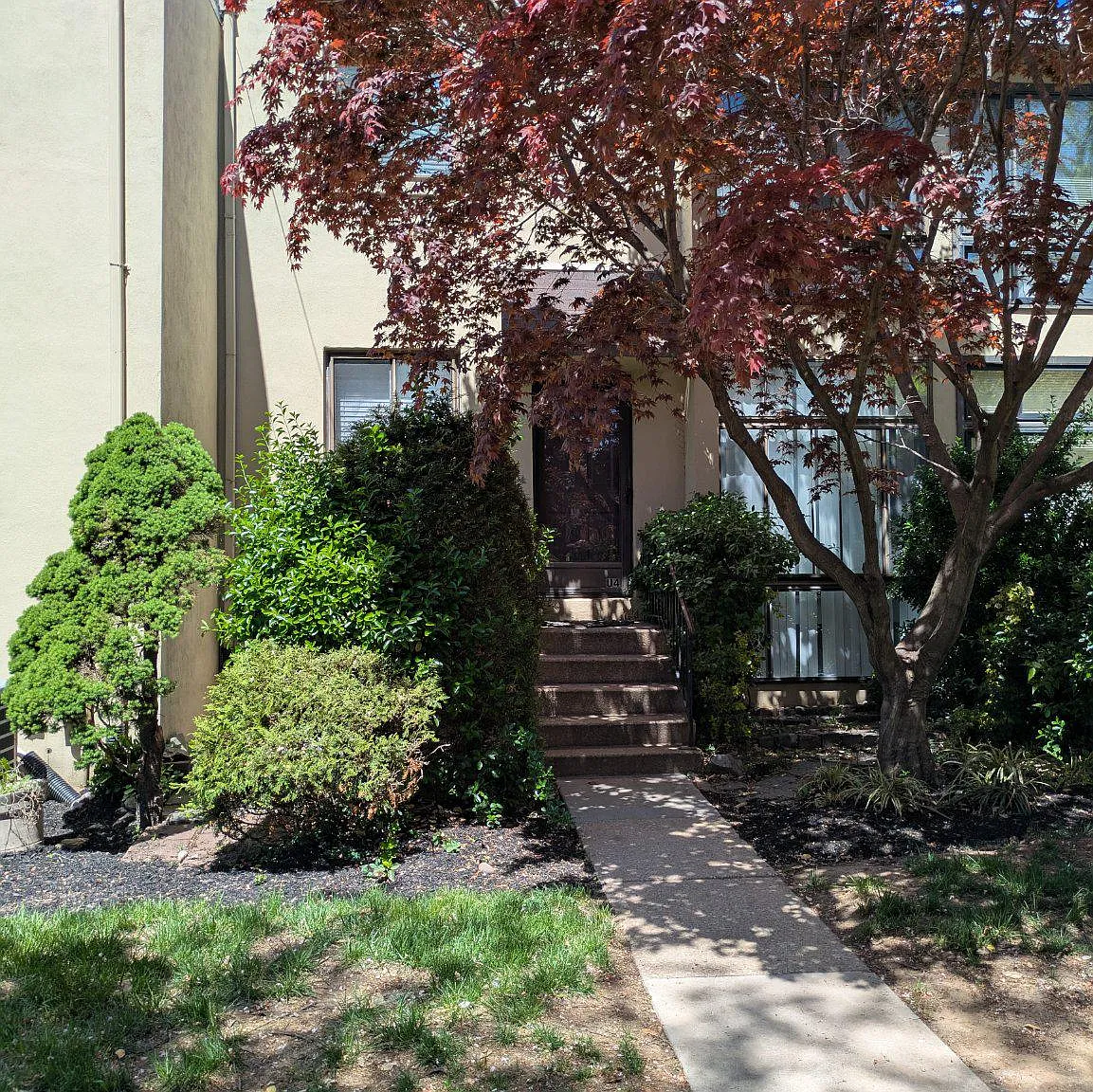2 bed, 1.5 bath, 1300 sqft, $1,900 — Photo 1