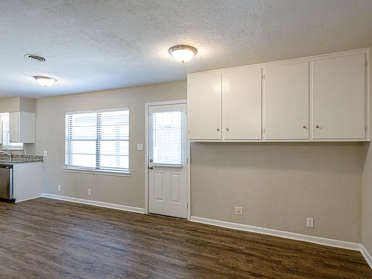 105 Dupont Cir — Photo 18