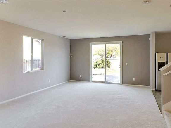 5th image of 2753 Pine Brook Dr