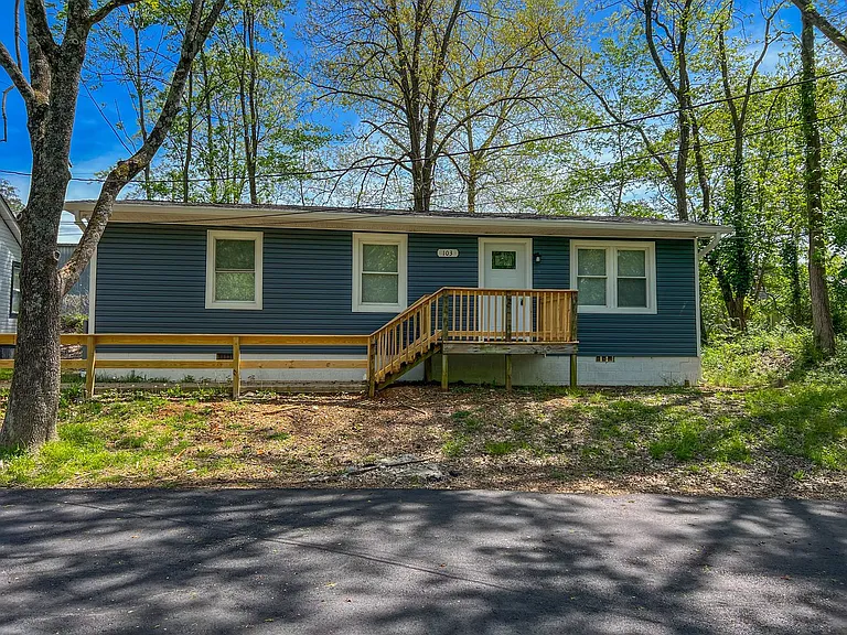 103 Wilson Ct — Photo 1