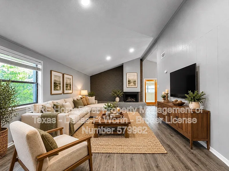 3 bed, 2.0 bath, 1427 sqft, $2,095 — Photo 3