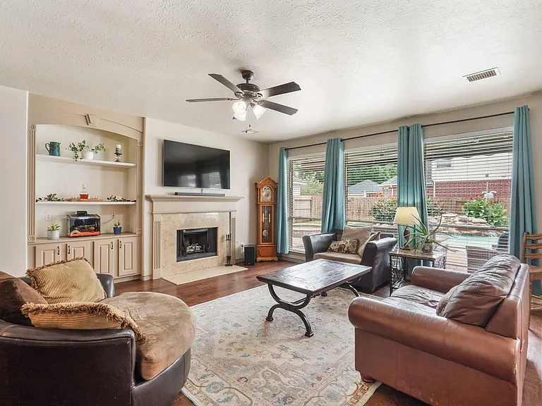 2911 Mossy Log Ct — Photo 8
