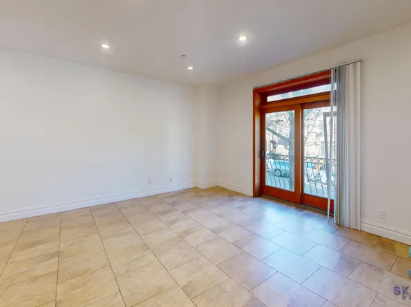 542 Brooklyn Avenue image 17 of 18