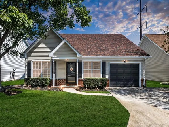 2223 Holly Berry Ln, Chesapeake, VA 23325