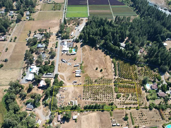 2550 Patterson Rd, Willow Creek, CA 95573