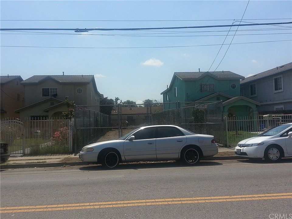 2nd image of 2020 E 103rd St