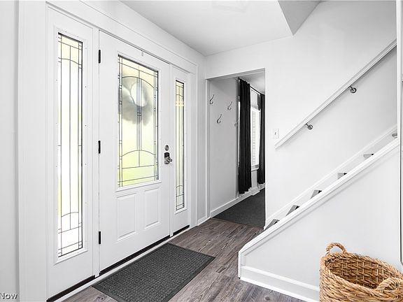 4th image of 297 Moorewood Ave