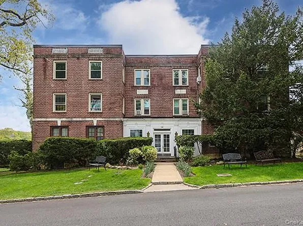 1 Ascot Ridge #1A, Great Neck, NY 11021