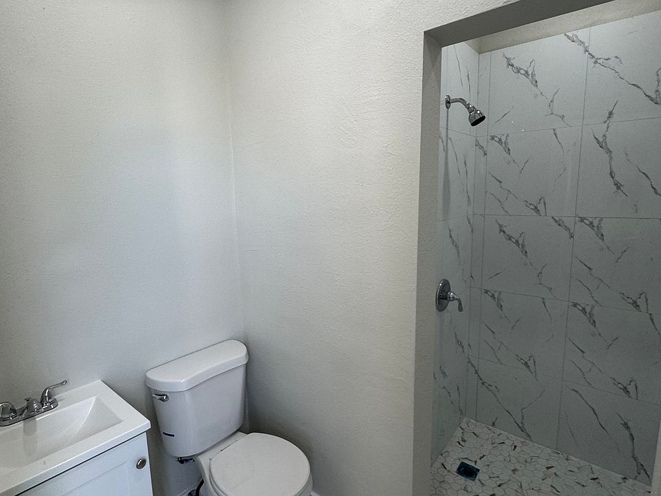 1st image of 721 NW 12th Ct #2