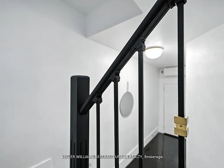 1182 Ossington Ave #UPPER — Photo 4