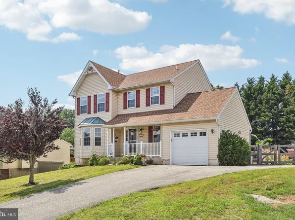 2640 E Colonial Dr, Upper Chichester, PA 19061