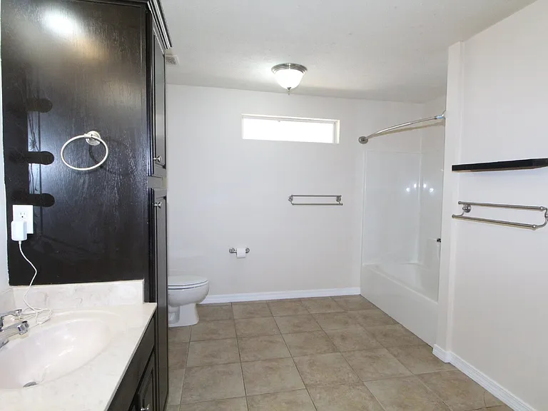 4150 Oak Pointe Dr — Photo 11