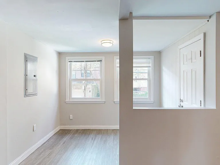 187 Maverick St #3 — Photo 4