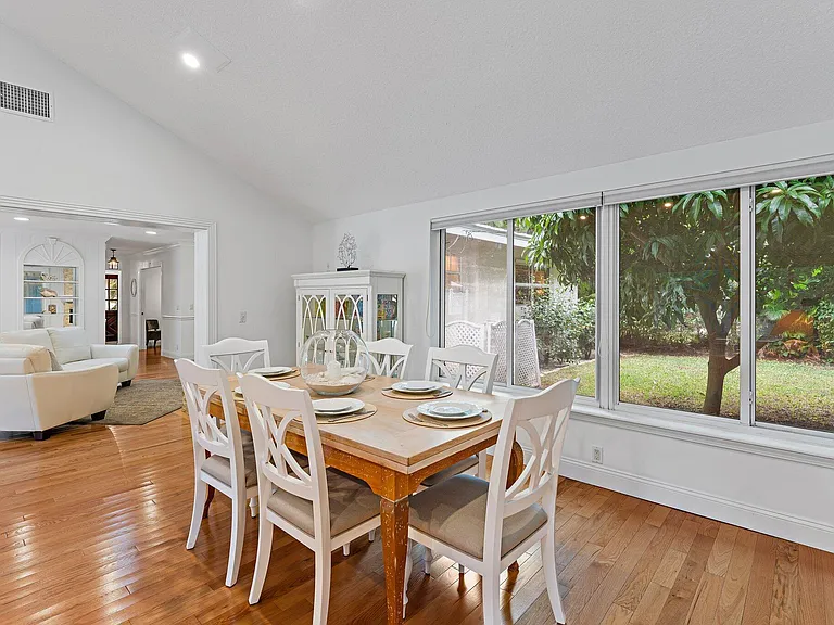 460 Sunrise Way — Photo 32