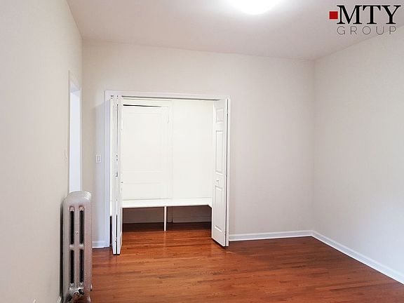 2nd image of 2808 Crescent St APT 3