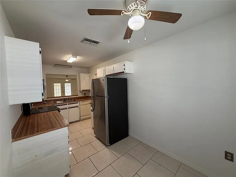 850 E Lime St #7 — Photo 8