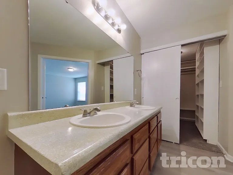 2207 Golden Eye Cir — Photo 9
