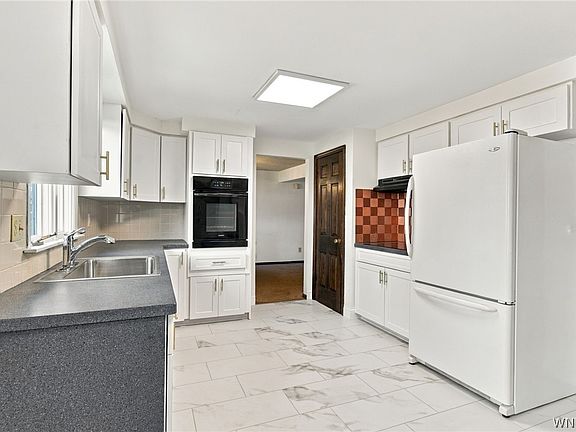 3rd image of 129 Albert Dr