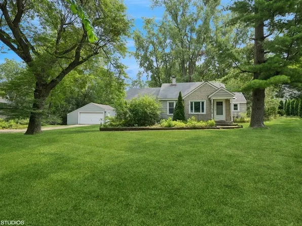 1213 S Summit St, Barrington, IL 60010