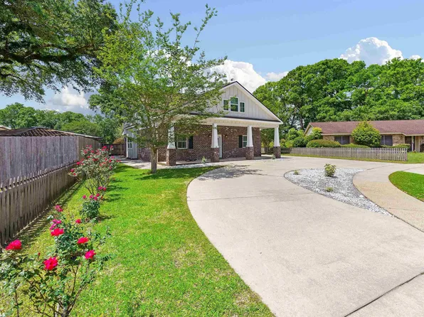 804 Highpoint Cir, Mobile, AL 36693