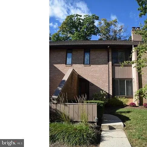 112 Woodgate Ln #2