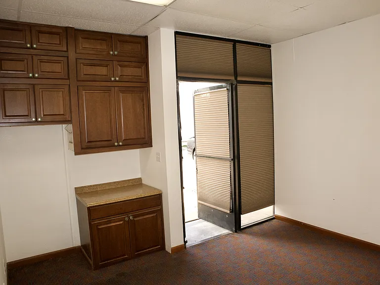 3732 W Century Blvd #10 — Photo 17