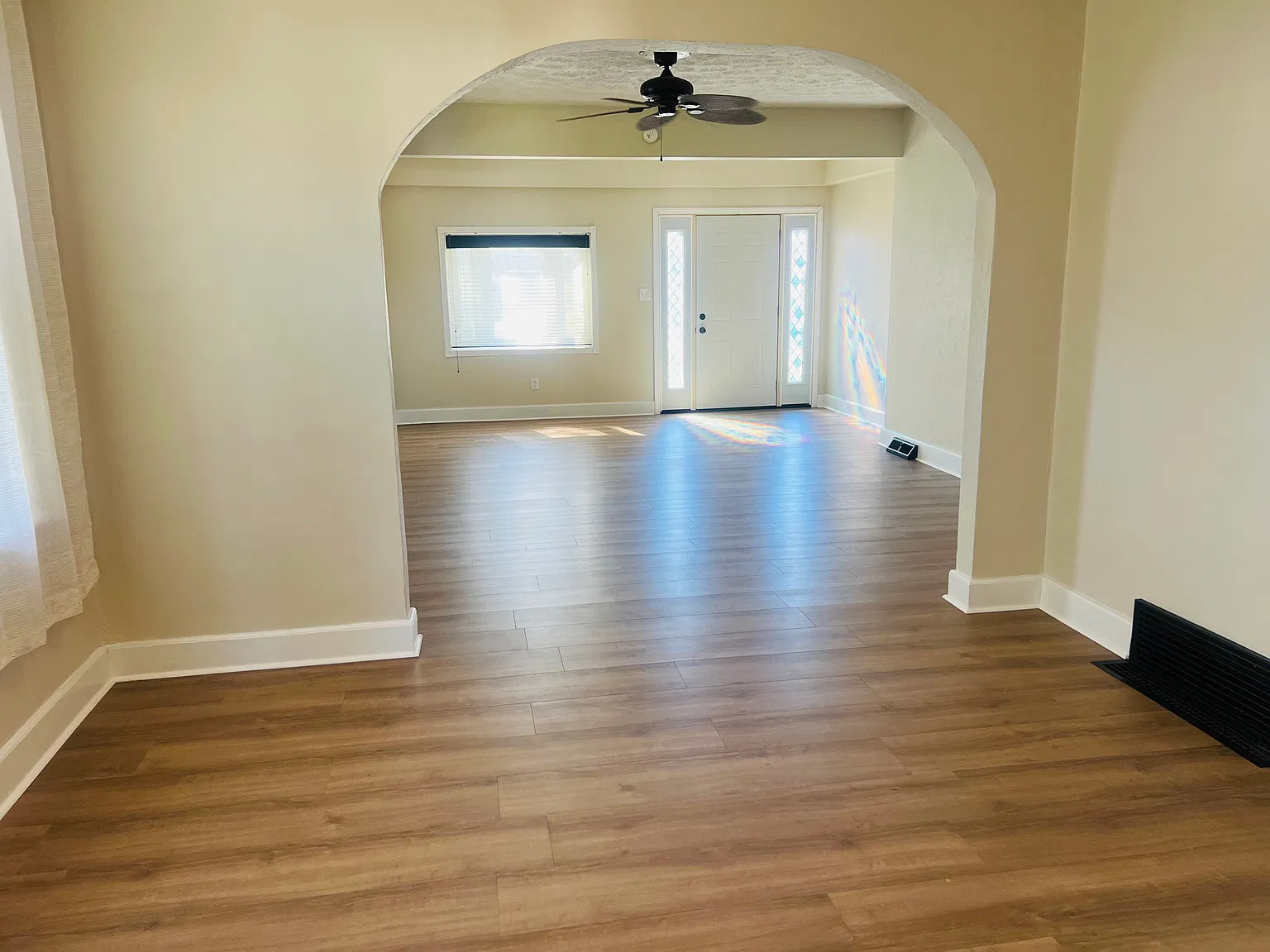 3 bed, 1300 sqft, $1,800 — Photo 4