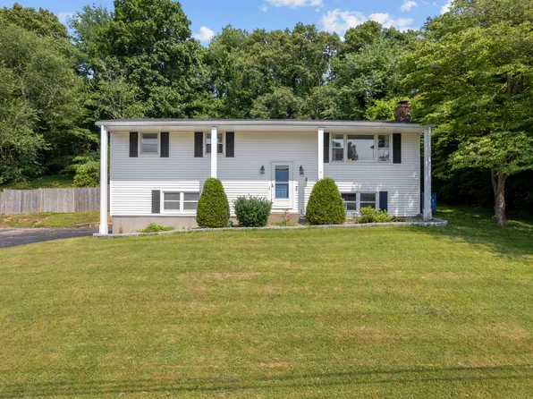 32 Rene Drive, Montville, CT 06370