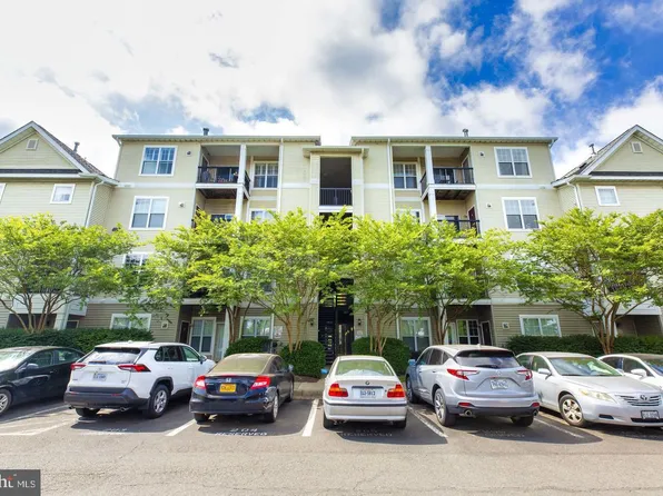 13347 Connor Dr APT H, Centreville, VA 20120