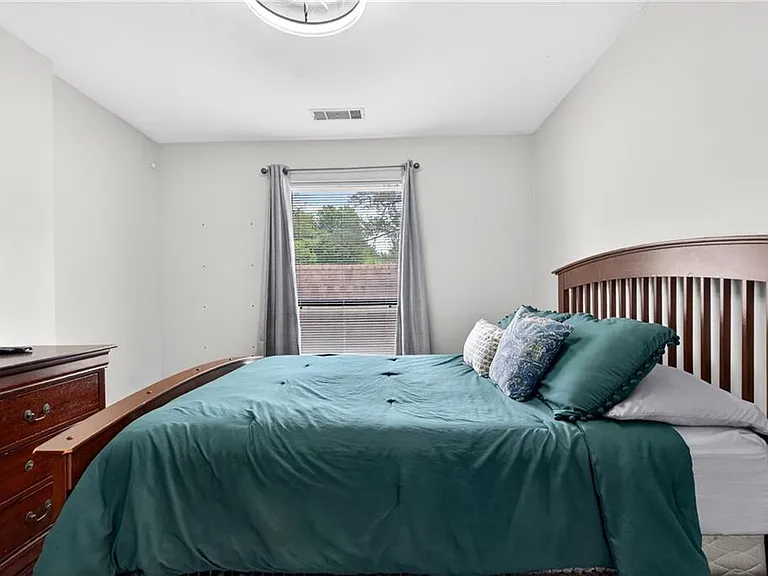 6393 Hawthorne Ter — Photo 34