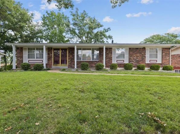 9712 Brookmere Dr, Saint Louis, MO 63123