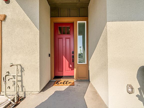 4th image of 591 Madison Street