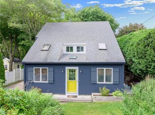 24 Lake Rd, Narragansett, RI 02882