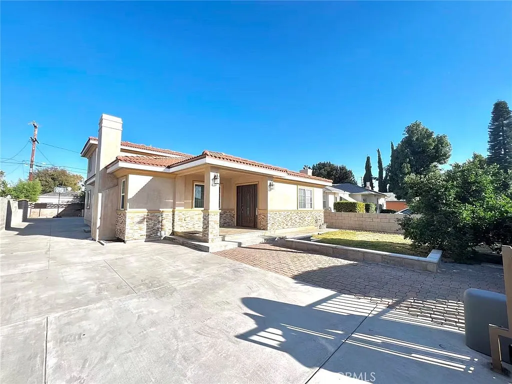 5 bed, 2425 sqft, $5,250 — Photo 3